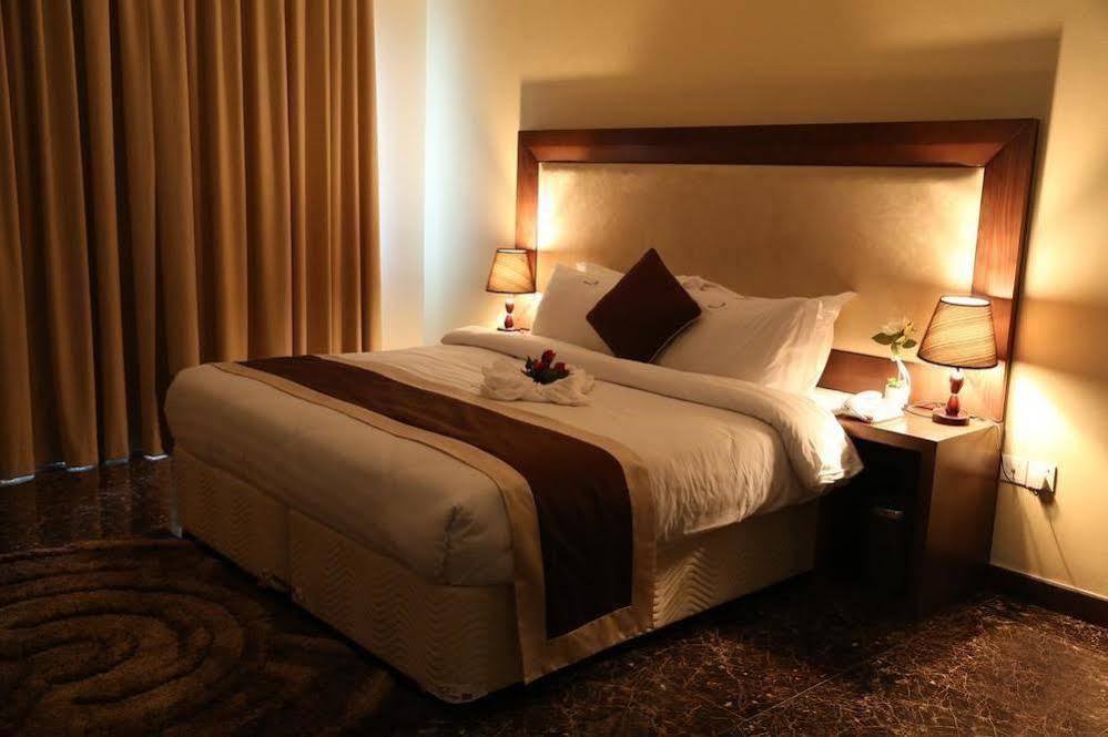 Belle Tower Luxury Apartments Manama Exterior foto
